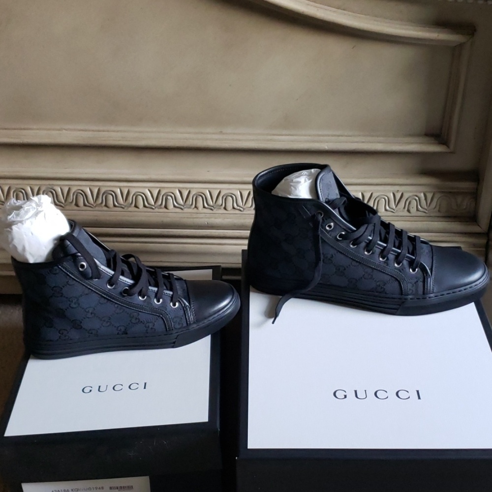 Men & woman GUCCI sneakers also avail for women!